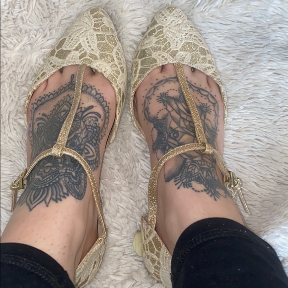 Gold/cream sparkle lace strappy pointy flats 8 - Picture 1 of 6